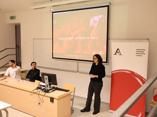 2025-12-03 19-04-42.jpeg